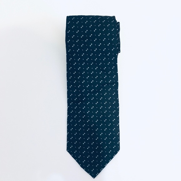Barneys New York 3.75” Navy dot pattern Tie - Picture 2 of 6